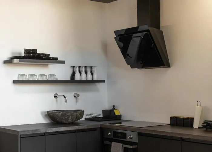 Panda Art Apartment *