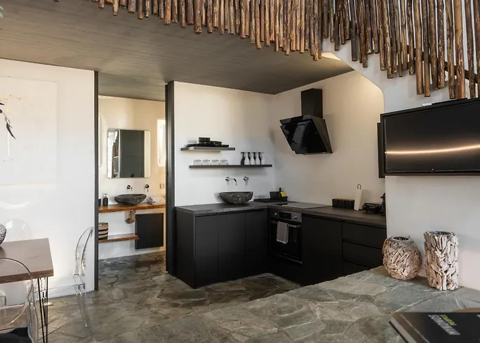 Panda Art Apartment *